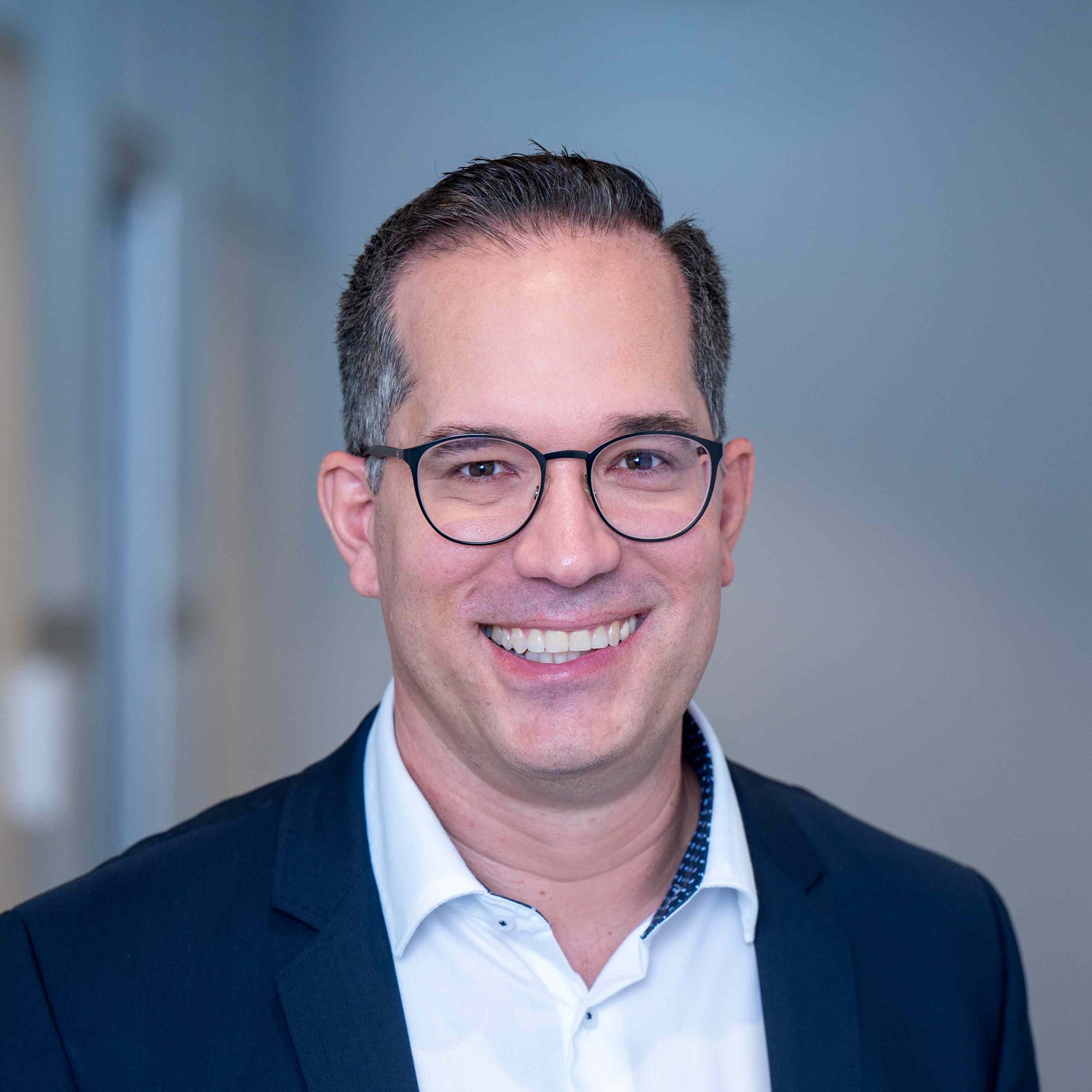 Herr Gerhard Kirchner