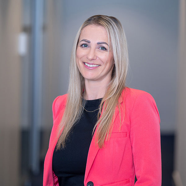 Frau Nadine Schweiker-Mijackovic